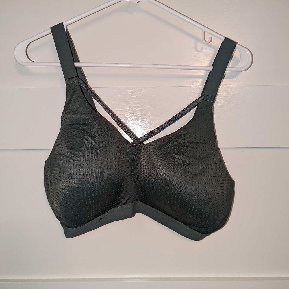 Green Sports Bra. Women's Sports Bra